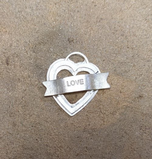 Judy Larson's Hearts and Flowers Charms - , Classic Wire Jewelry, Cutting, Cutting Tool, Cutters, Filing, Finishing, Butane Torch, Soldering, Solder, Design, Put medium paste solder on the back